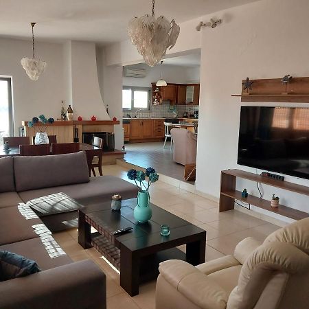 Passatempo Casa - 3 Bedroom Apartment Close To The Swimming Pool Gerani  Extérieur photo