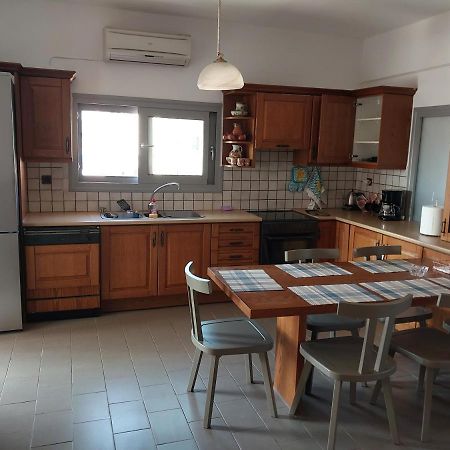 Passatempo Casa - 3 Bedroom Apartment Close To The Swimming Pool Gerani  Extérieur photo