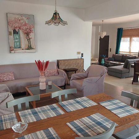 Passatempo Casa - 3 Bedroom Apartment Close To The Swimming Pool Gerani  Extérieur photo