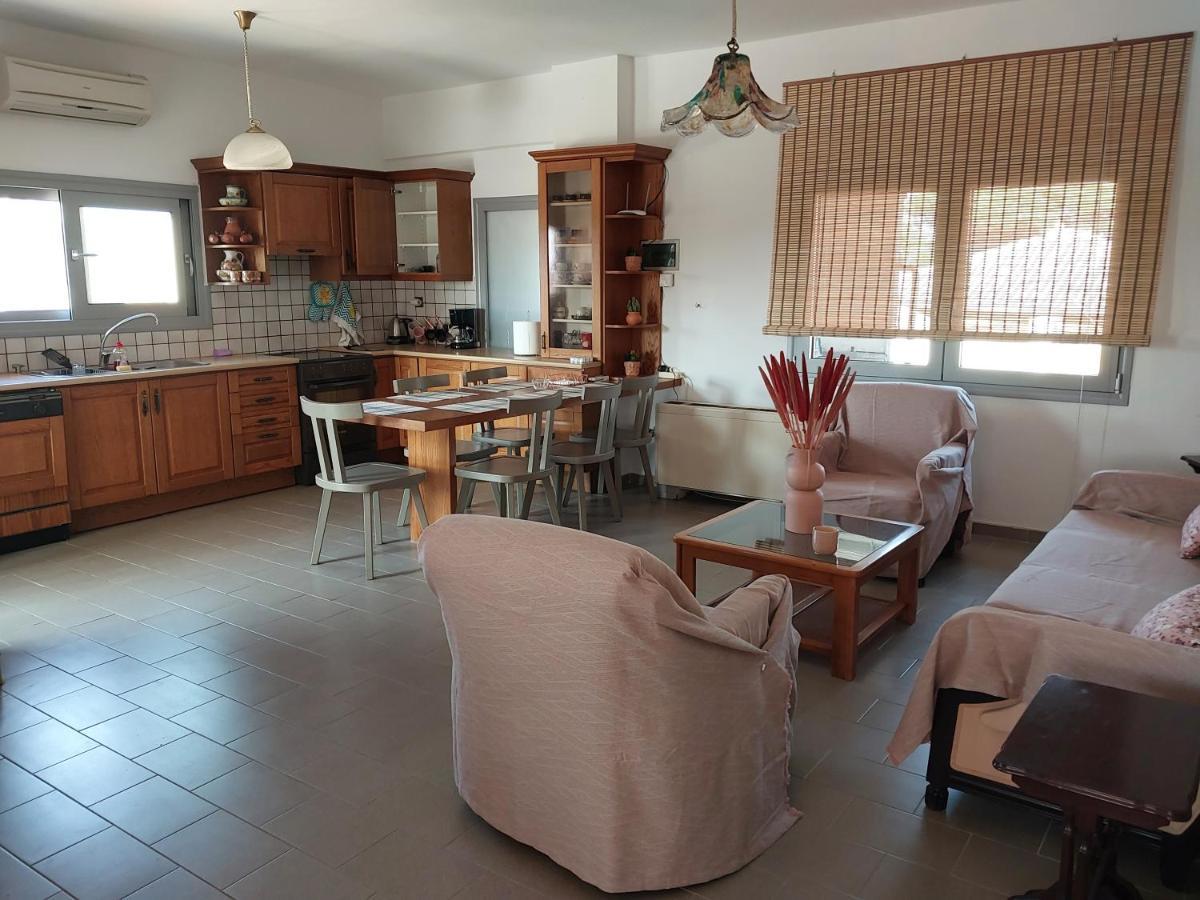 Passatempo Casa - 3 Bedroom Apartment Close To The Swimming Pool Gerani  Extérieur photo