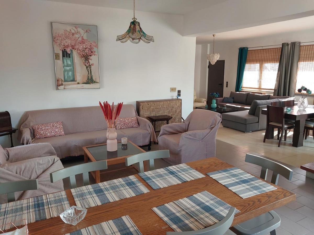 Passatempo Casa - 3 Bedroom Apartment Close To The Swimming Pool Gerani  Extérieur photo